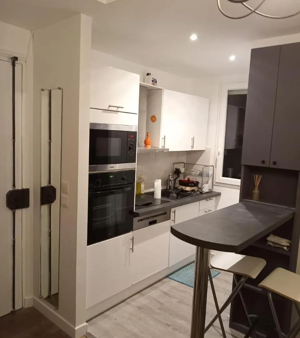Appartement Cosy Dans Le Marais Parigi 0*,  Francia
